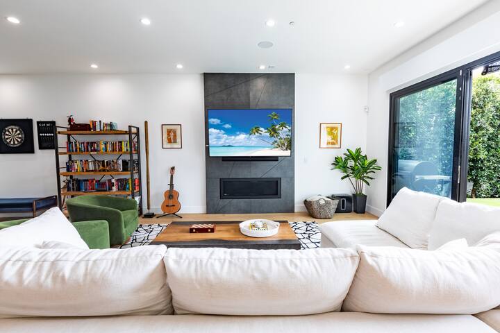 Venice Dream House! Heated Pool/Sauna & Movie Room gallery image 3