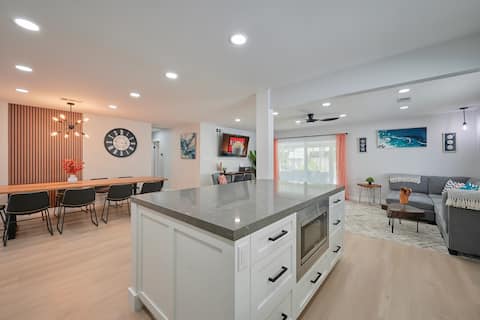 New. 2 ensuite Masters. 3B/3B Knotts/Disney/Beach
