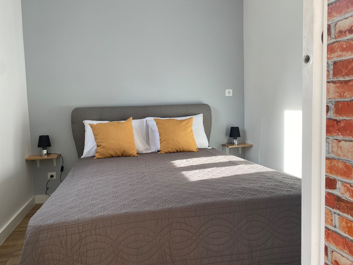 Спалня със 140 легла, принадлежащи на T0 Casa Oliveira