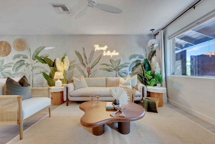 Luxury, Heated Pool, Camelback Views! - Phoenix, AZ