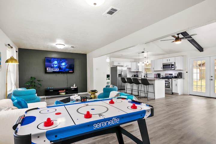 Modern Luxury With Cozy Vibes - Beaumont, TX