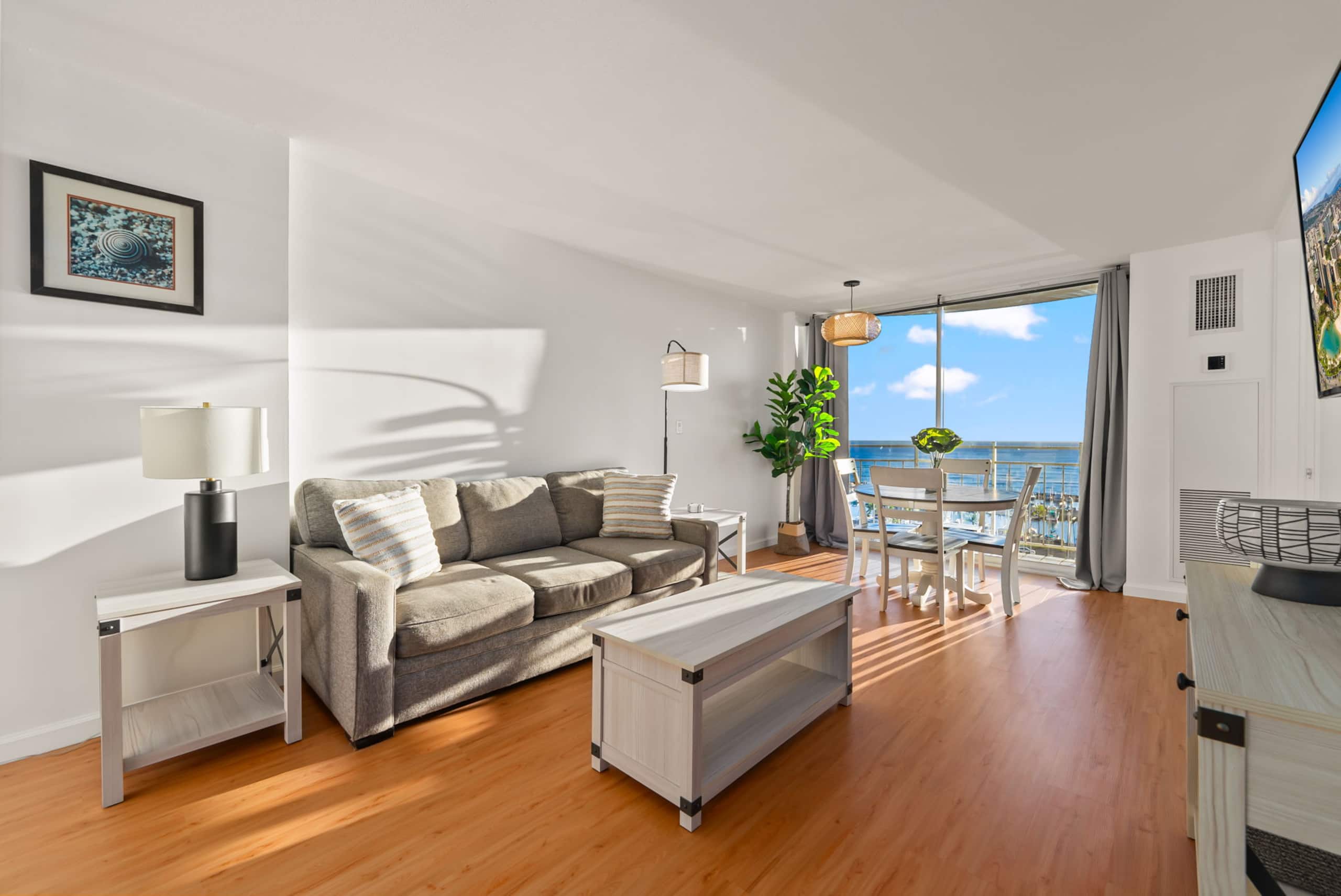 *Newly Renovated Oceanfront Waikiki- Ilikai Marina - Image 2