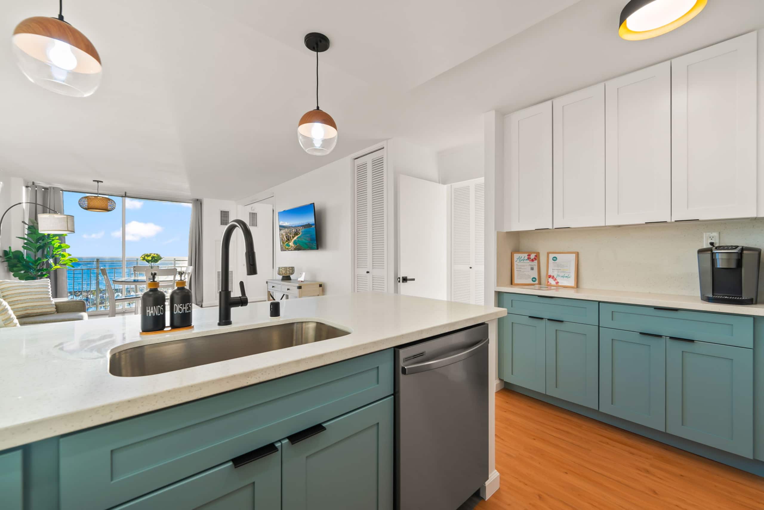 *Newly Renovated Oceanfront Waikiki- Ilikai Marina - Image 11