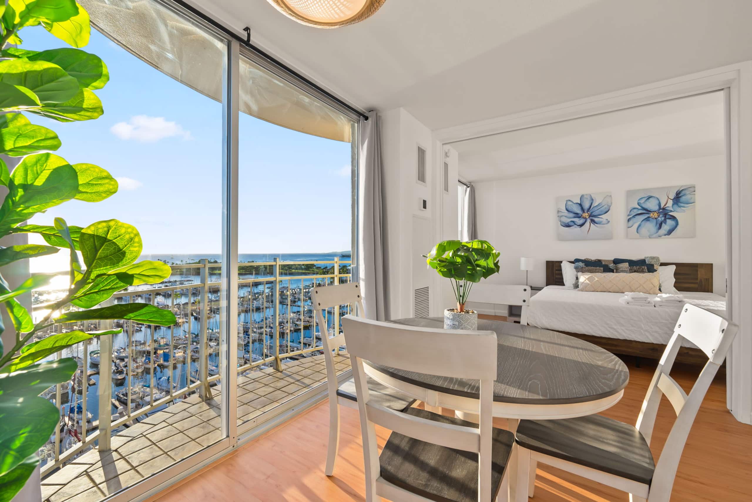 *Newly Renovated Oceanfront Waikiki- Ilikai Marina - Image 13