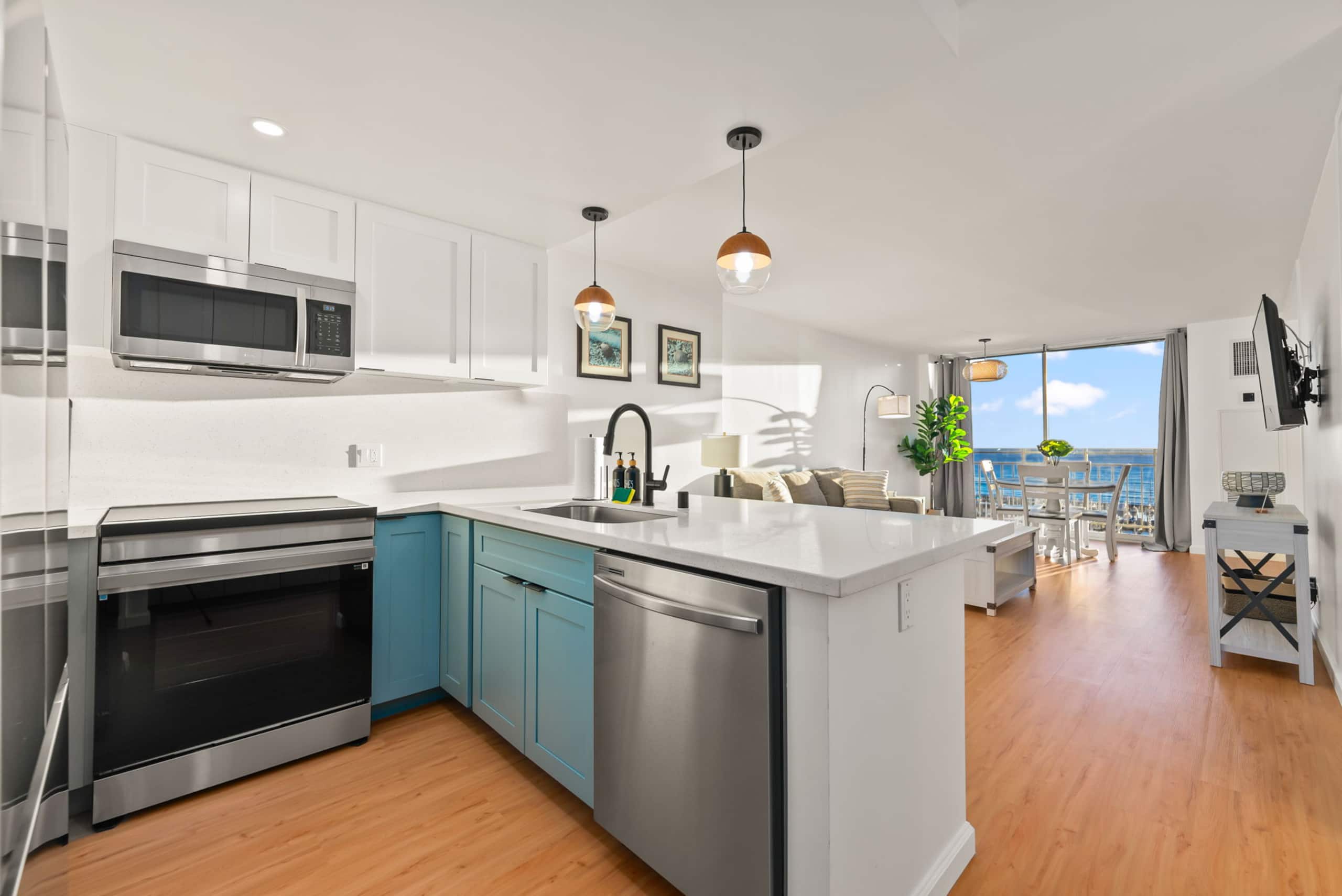 *Newly Renovated Oceanfront Waikiki- Ilikai Marina - Image 8