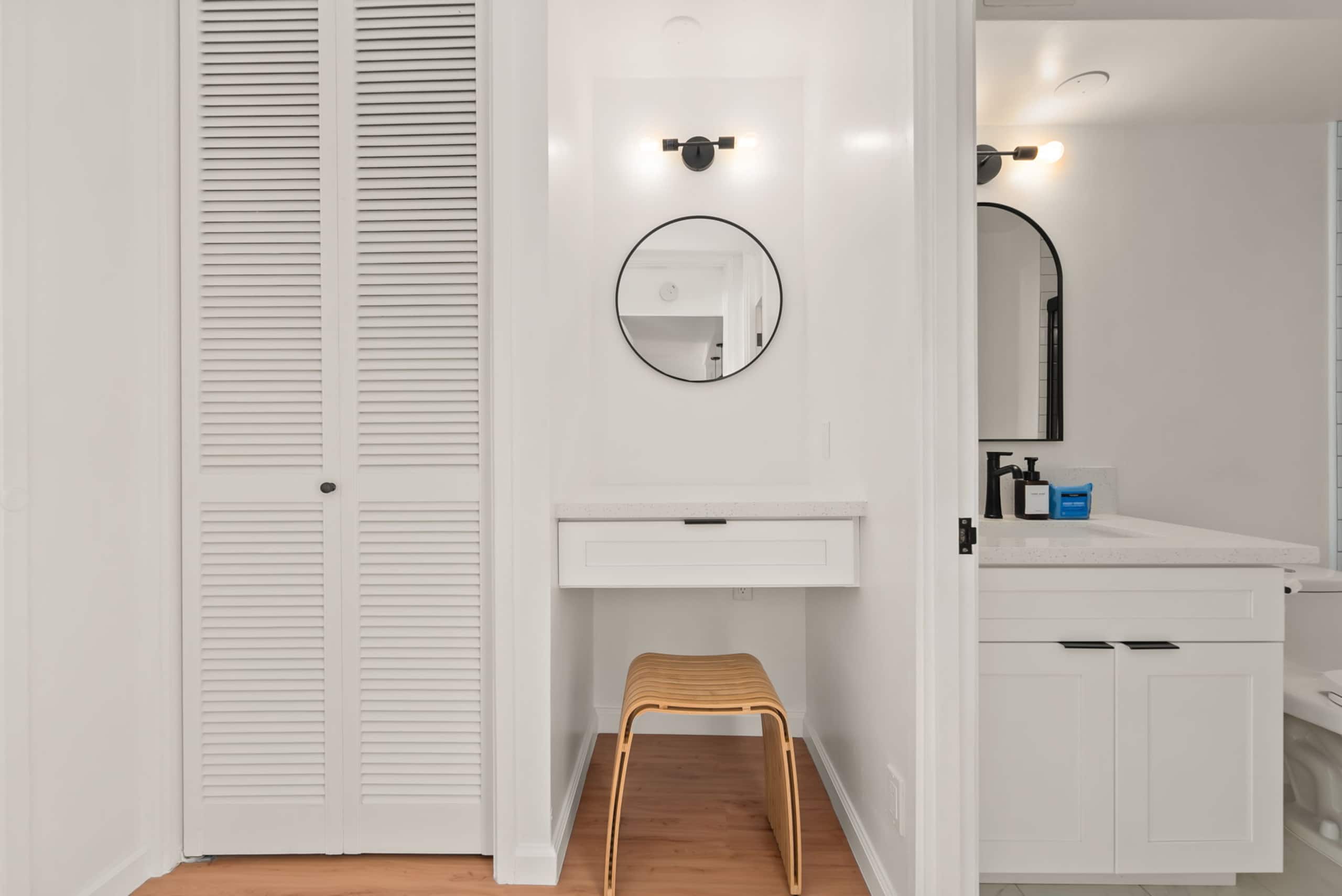*Newly Renovated Oceanfront Waikiki- Ilikai Marina - Image 23