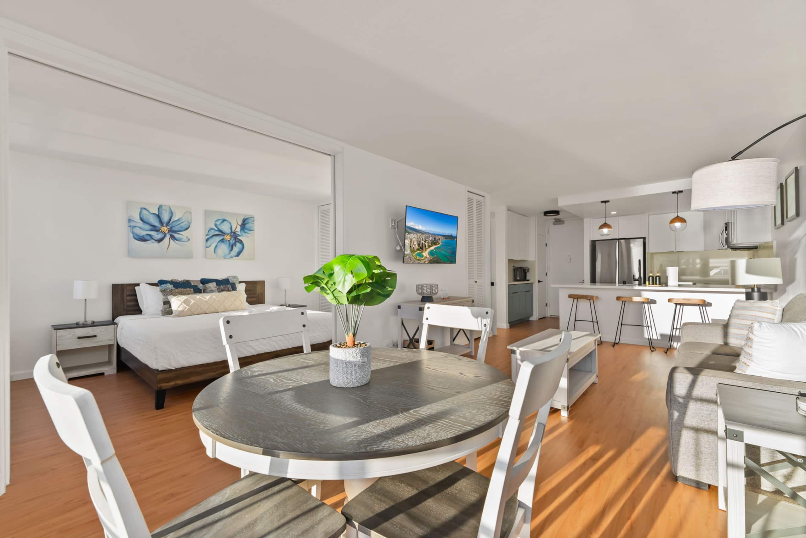 *Newly Renovated Oceanfront Waikiki- Ilikai Marina - Image 15