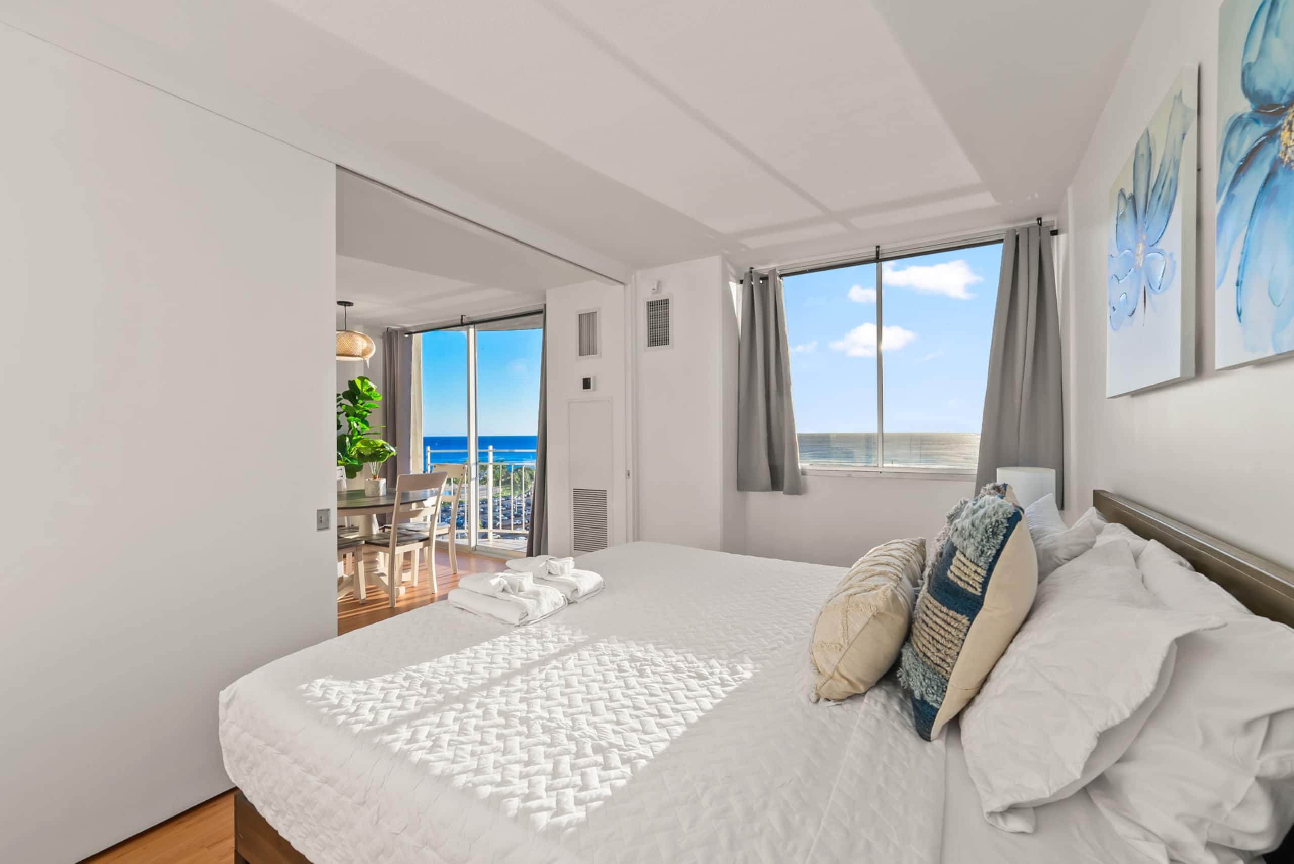 *Newly Renovated Oceanfront Waikiki- Ilikai Marina - Image 19