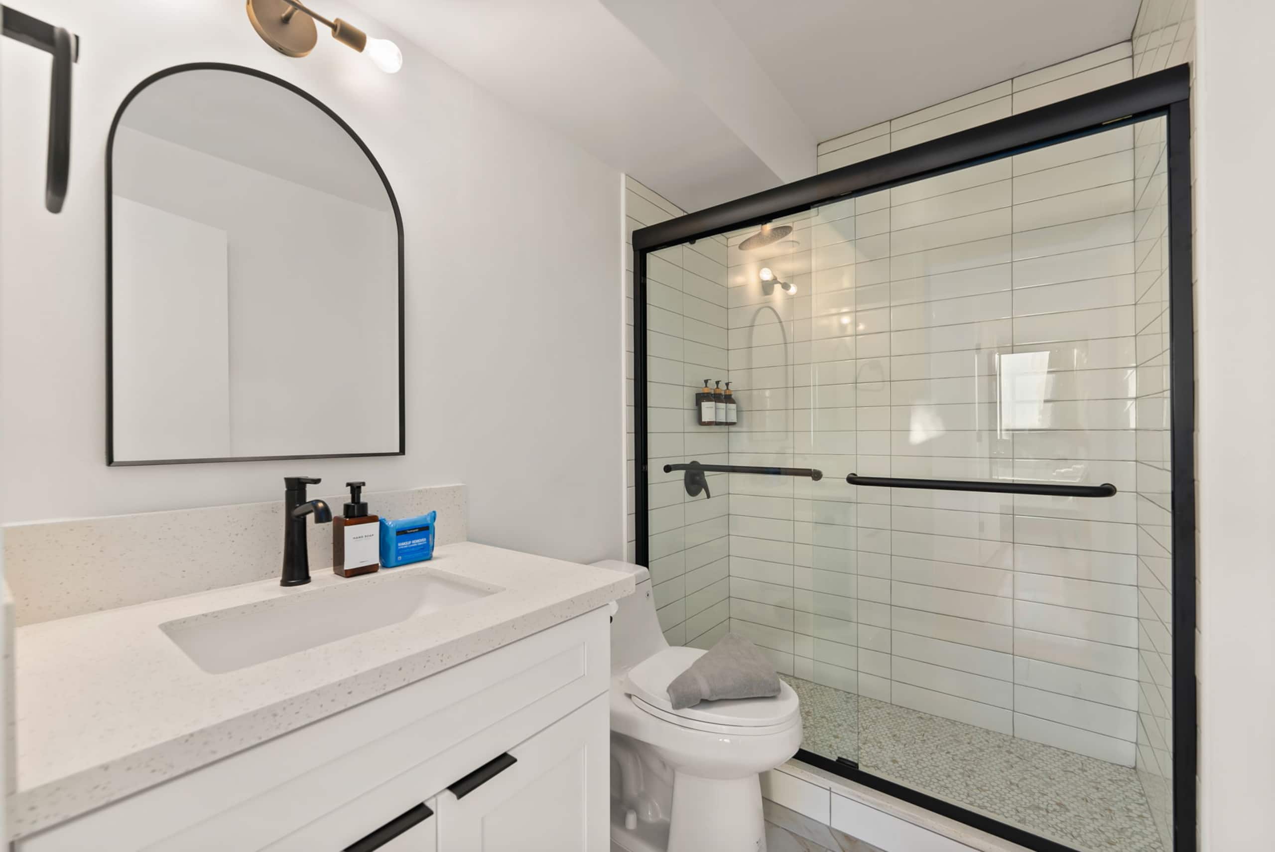 *Newly Renovated Oceanfront Waikiki- Ilikai Marina - Image 22