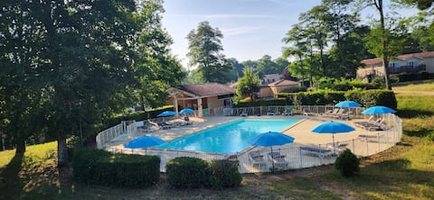 T3 in Barbaste · Swimming pool · Playground · Balcony