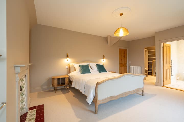 Bedroom 4 (Master Suite) is truly spectacular. Featuring a walk in wardrobe, ensuite shower room and a separate bath and viewing gallery housed within the top of the turret