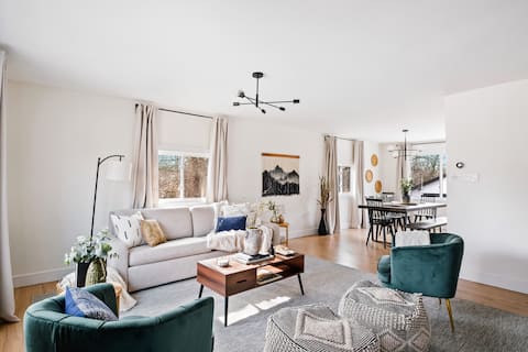 Suburban Haven: Cozy Escape with a Touch of Luxury