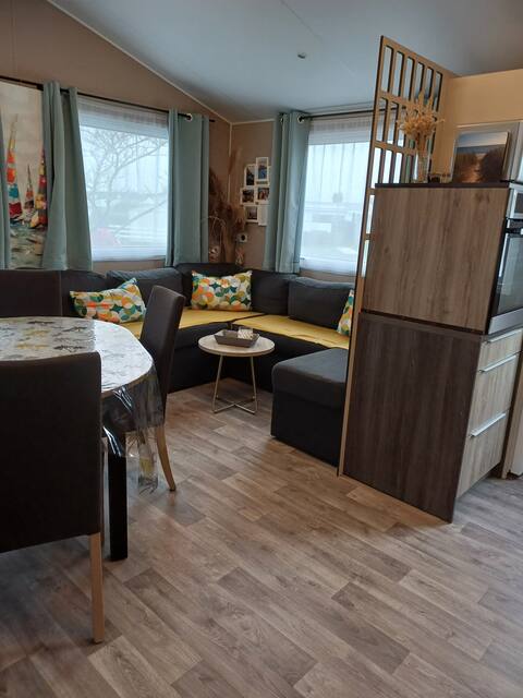 Successful Airbnb property: Mobile home for 4 people, with hot tub (lomaleba) in Saint Hilaire De Riez
