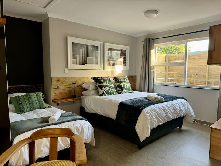 Cape Town 4-sleeper With Braai Patio - Western Cape