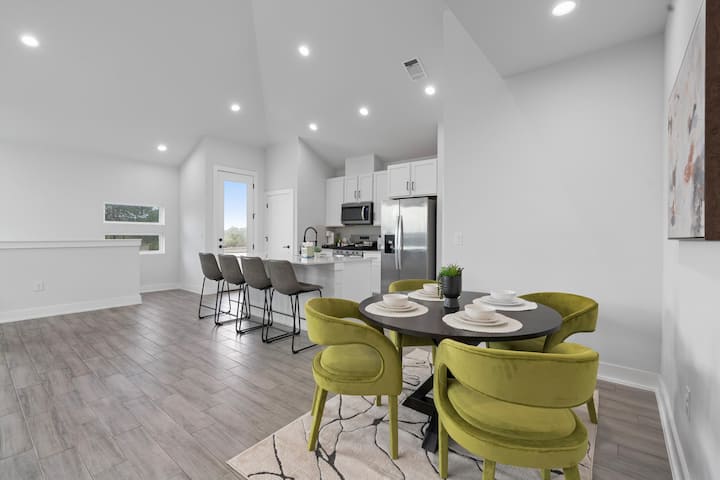 Dining area 4 image 1
