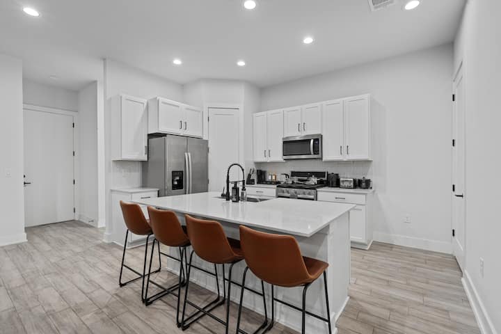 Full kitchen 3 image 1