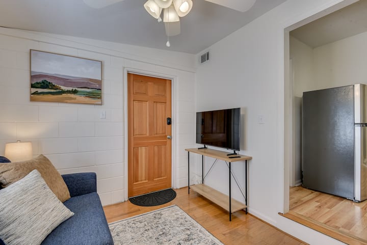1bd/1ba Bob's Tiny Home - Workspace, Pet Friendly - Augusta, GA
