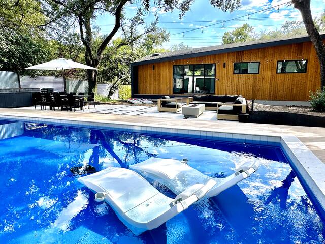 Luxury Retreat with Private Pool