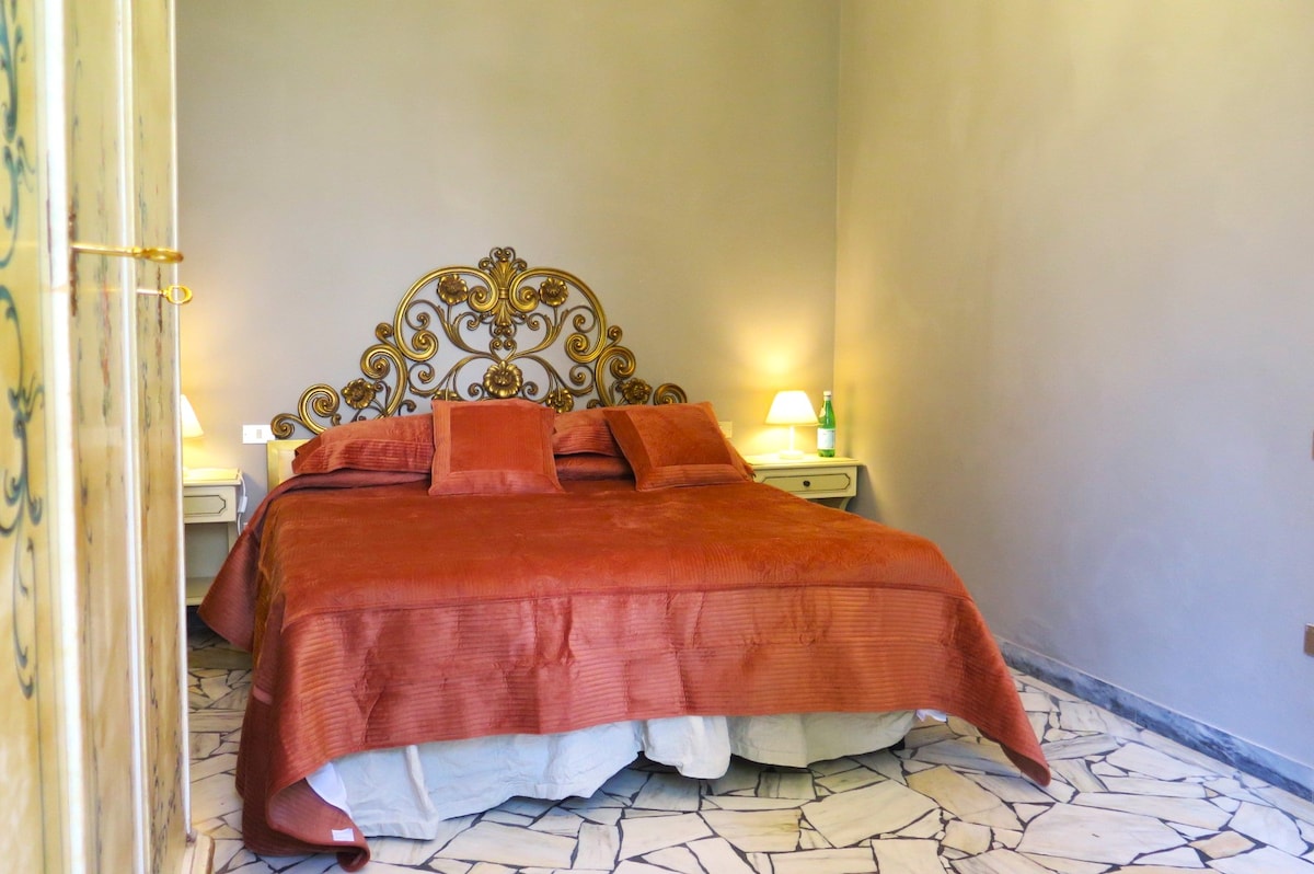 საძინებელი 1