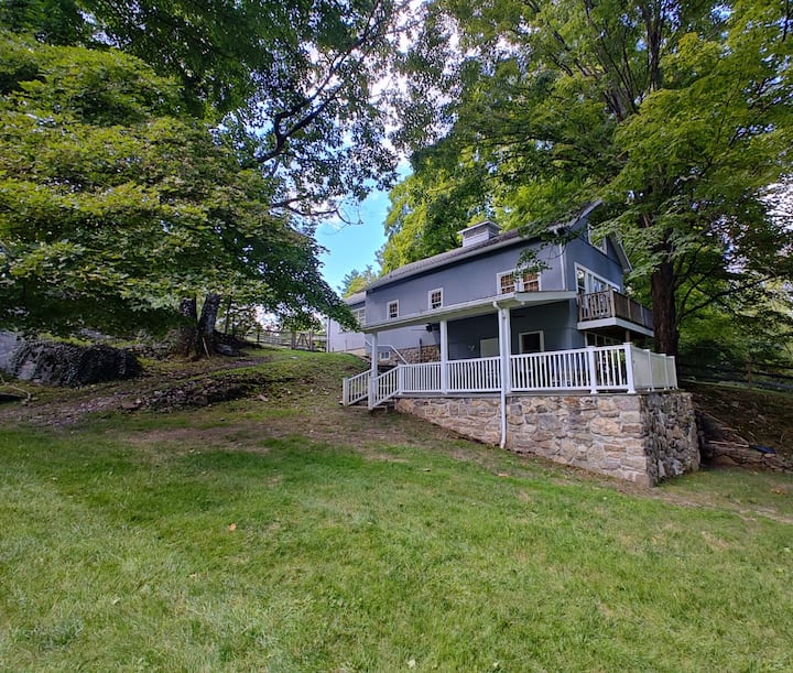 Peaceful New Canaan 2-bdrm Cottage - Pet Friendly! - 뉴 카난