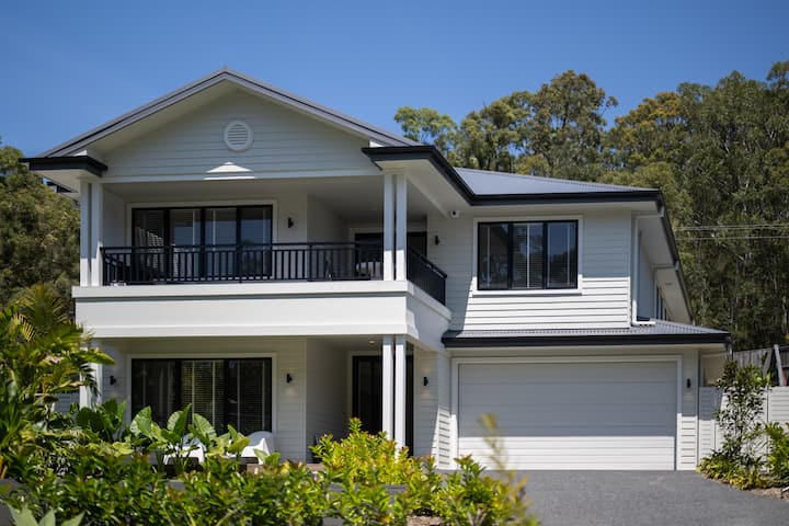 The Wallum Blueys 
Sun-Kissed Luxe, Heated Pool