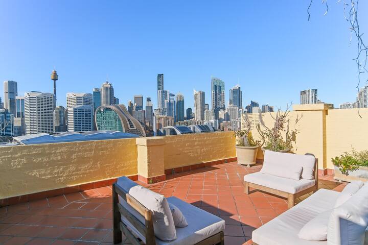 Sydney Penthouse + Private Terrace + Parking gallery image 4