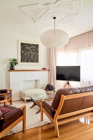 Mid-Century Modern Retreat