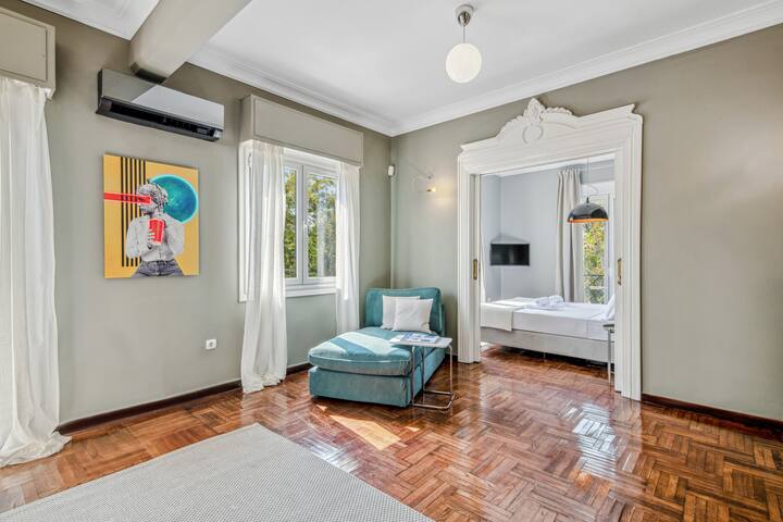 Acropolis Noir Penthouse gallery image 5