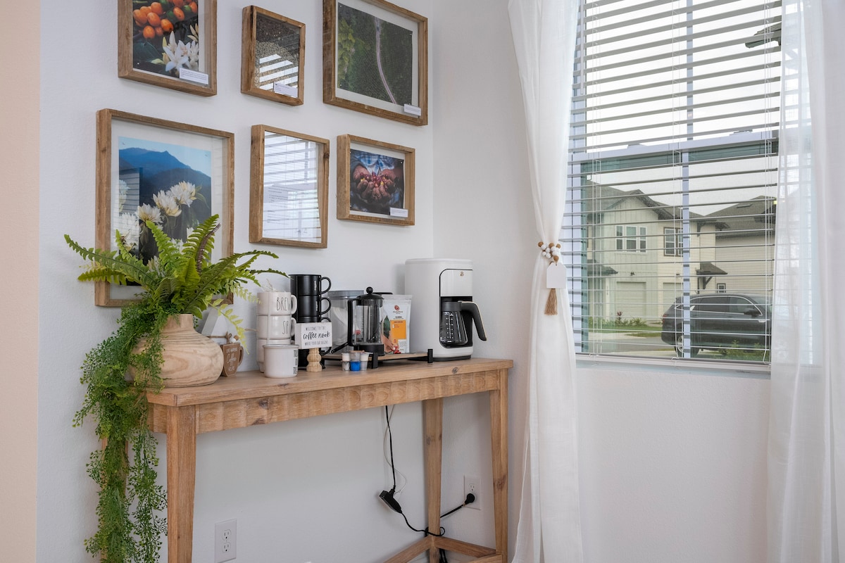 Popular Airbnb listing: Close to parks/beautiful house, quiet place in Haines City