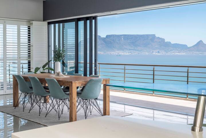 Greek-Themed Penthouse with Panoramic Views gallery image 5