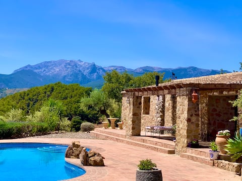 Cosy house with a private pool and beautiful view