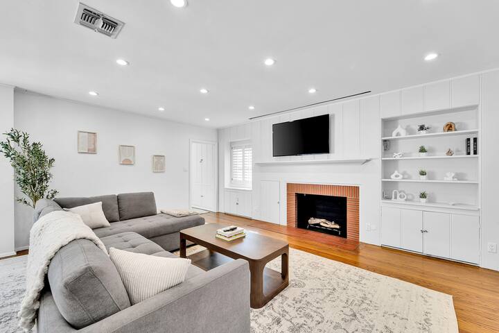 charming 3 bedroom luxury house, walk to UCLA gallery image 3