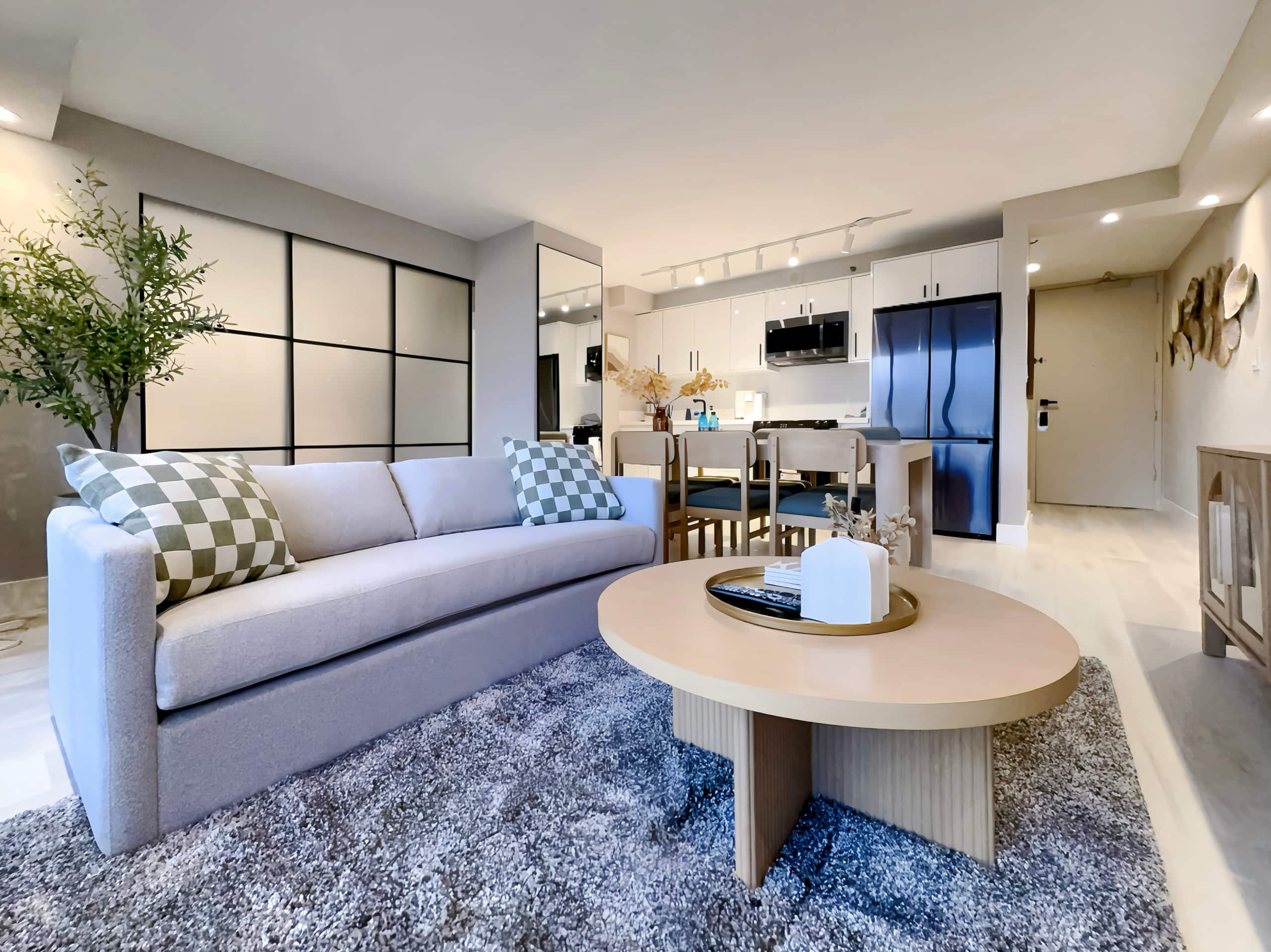 19F-Upscale Modern 1BR-Mountain View- Free Parking - Image 2