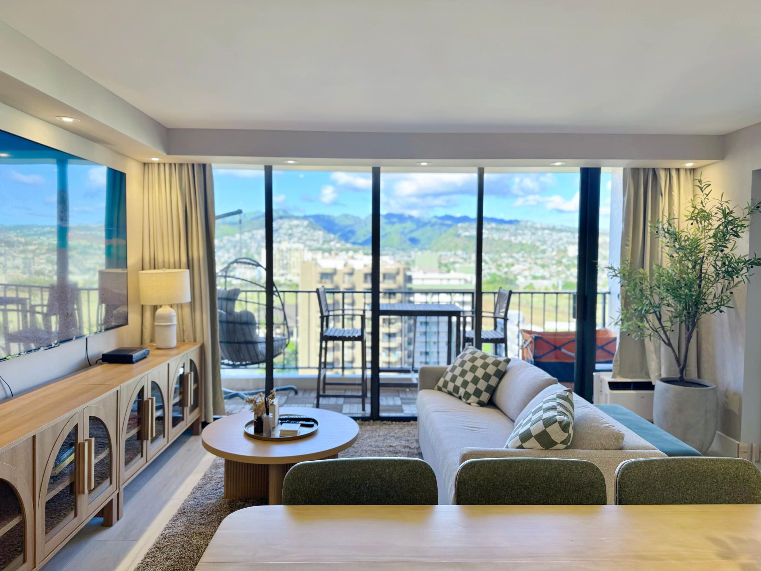 19F-Upscale Modern 1BR-Mountain View- Free Parking - Image 6