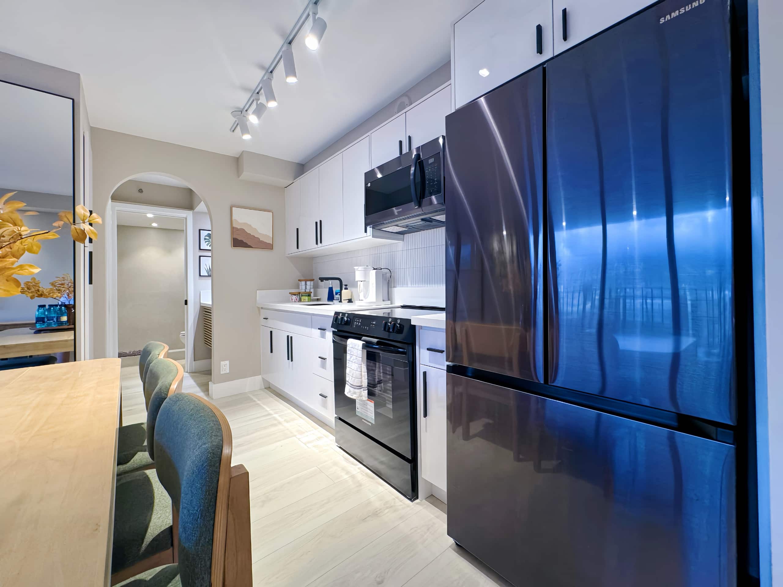 19F-Upscale Modern 1BR-Mountain View- Free Parking - Image 25