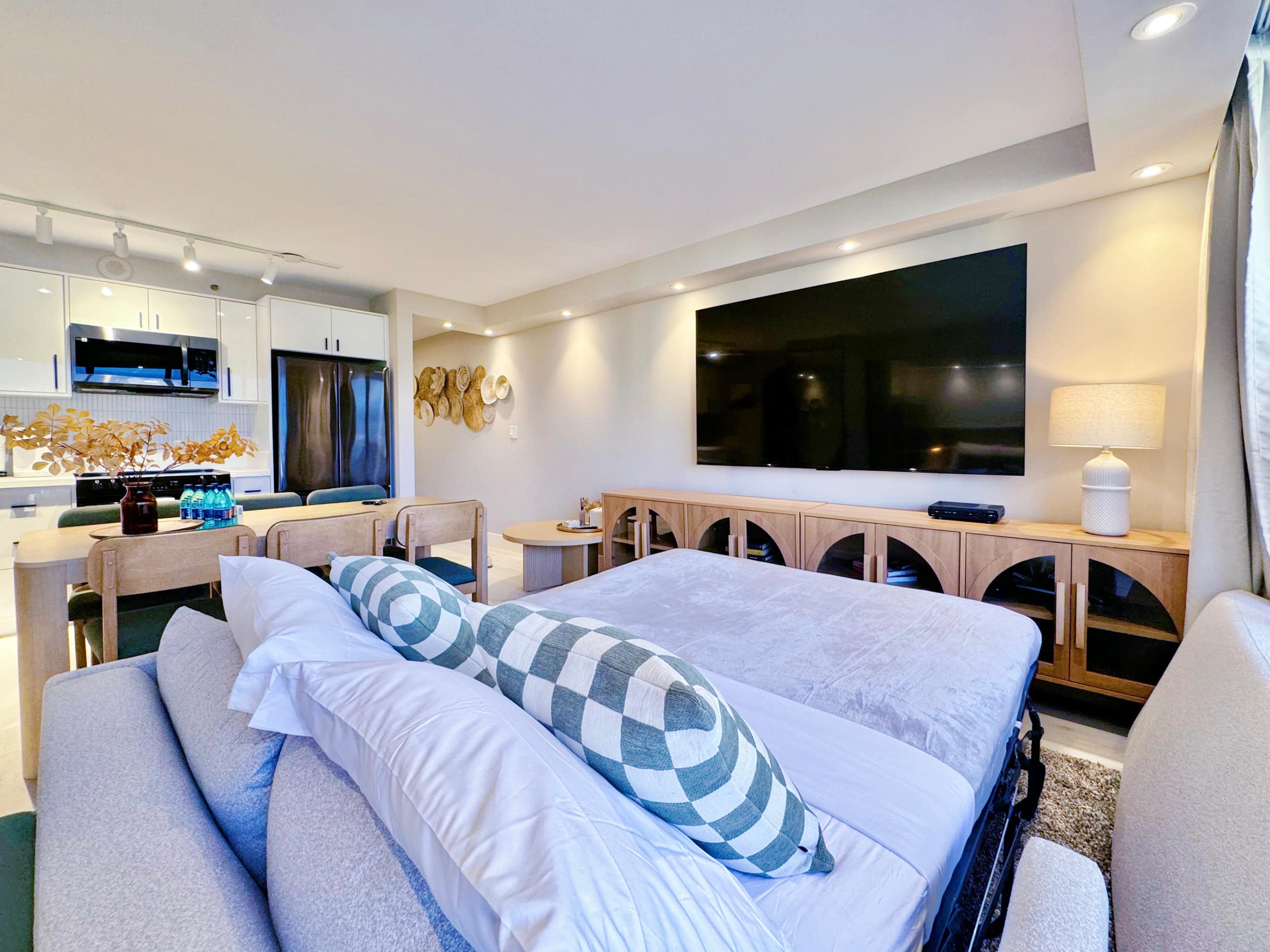 19F-Upscale Modern 1BR-Mountain View- Free Parking - Image 17