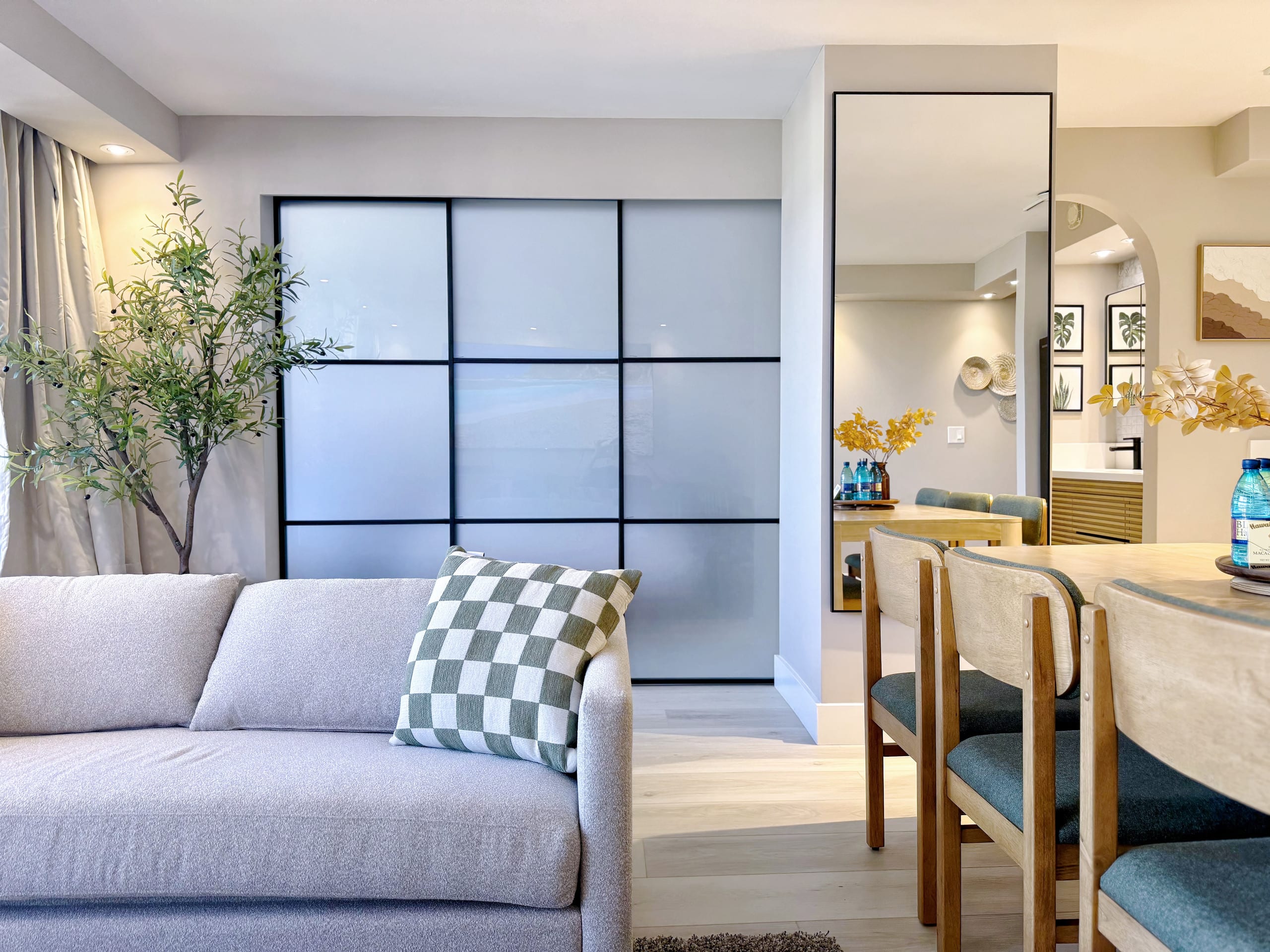 19F-Upscale Modern 1BR-Mountain View- Free Parking - Image 7
