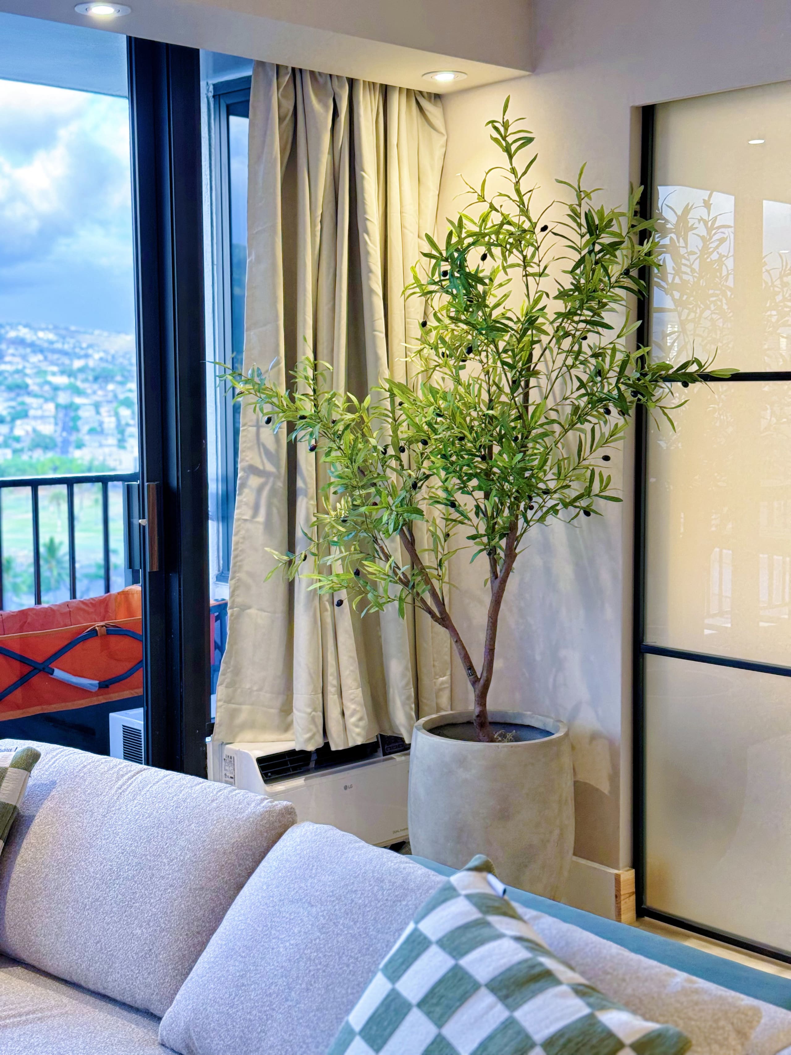 19F-Upscale Modern 1BR-Mountain View- Free Parking - Image 12