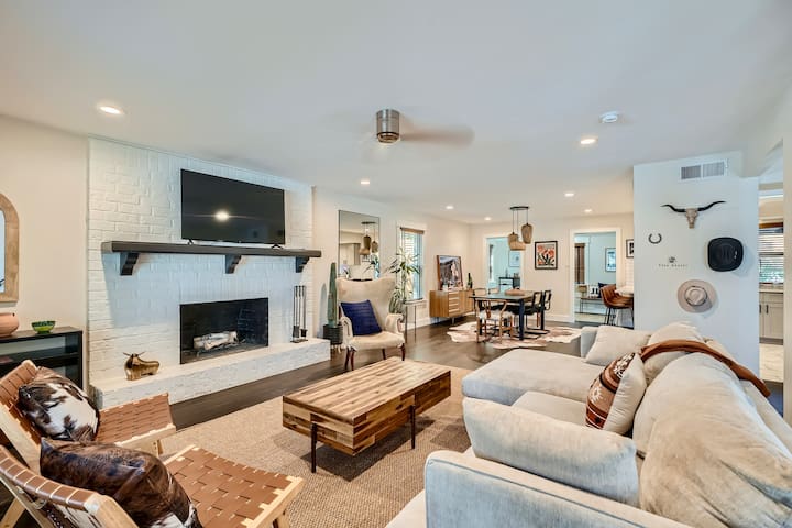 10BD Western Luxe Oasis w/ Pool gallery image 2