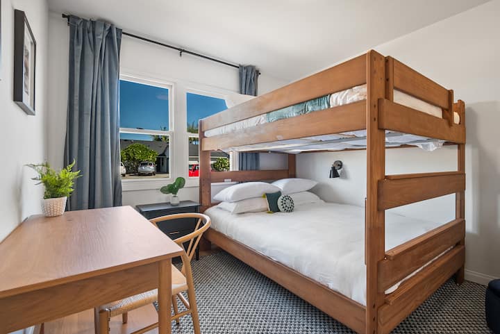 Queen over a queen bunk bed. Can sleep 4 adults