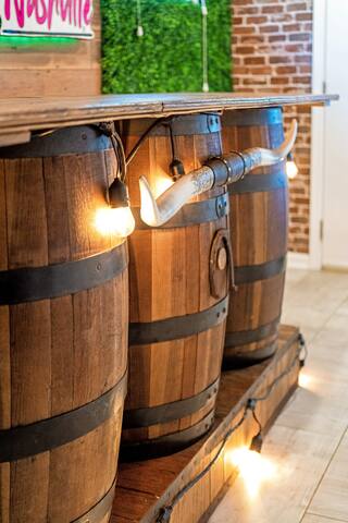 Boots and Honky tonk house w/ hot tub gallery image 3