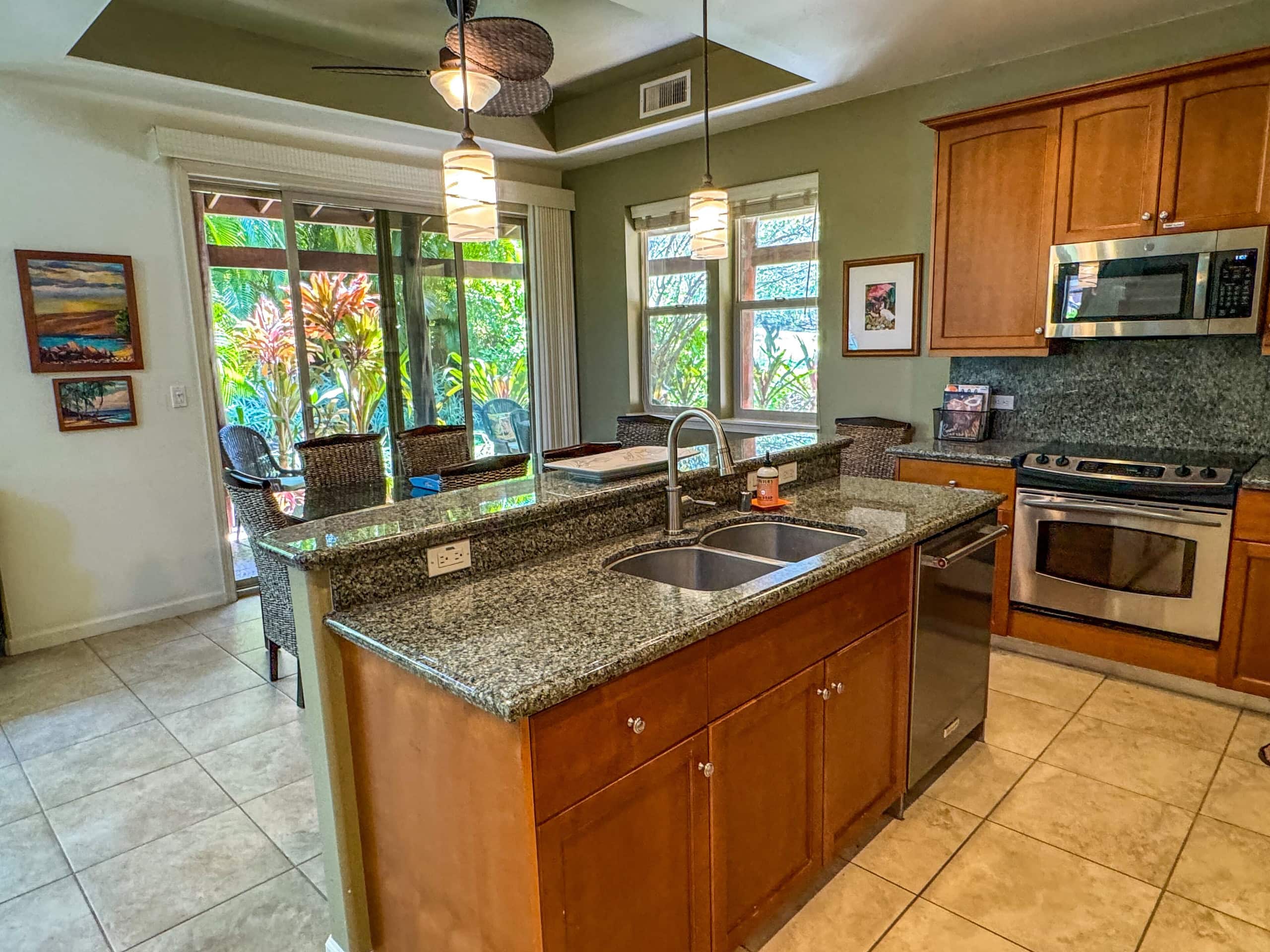 Townhouse in Kameula · ★4.95 · 2 bedrooms · 2 beds · 2 baths - Photo 6
