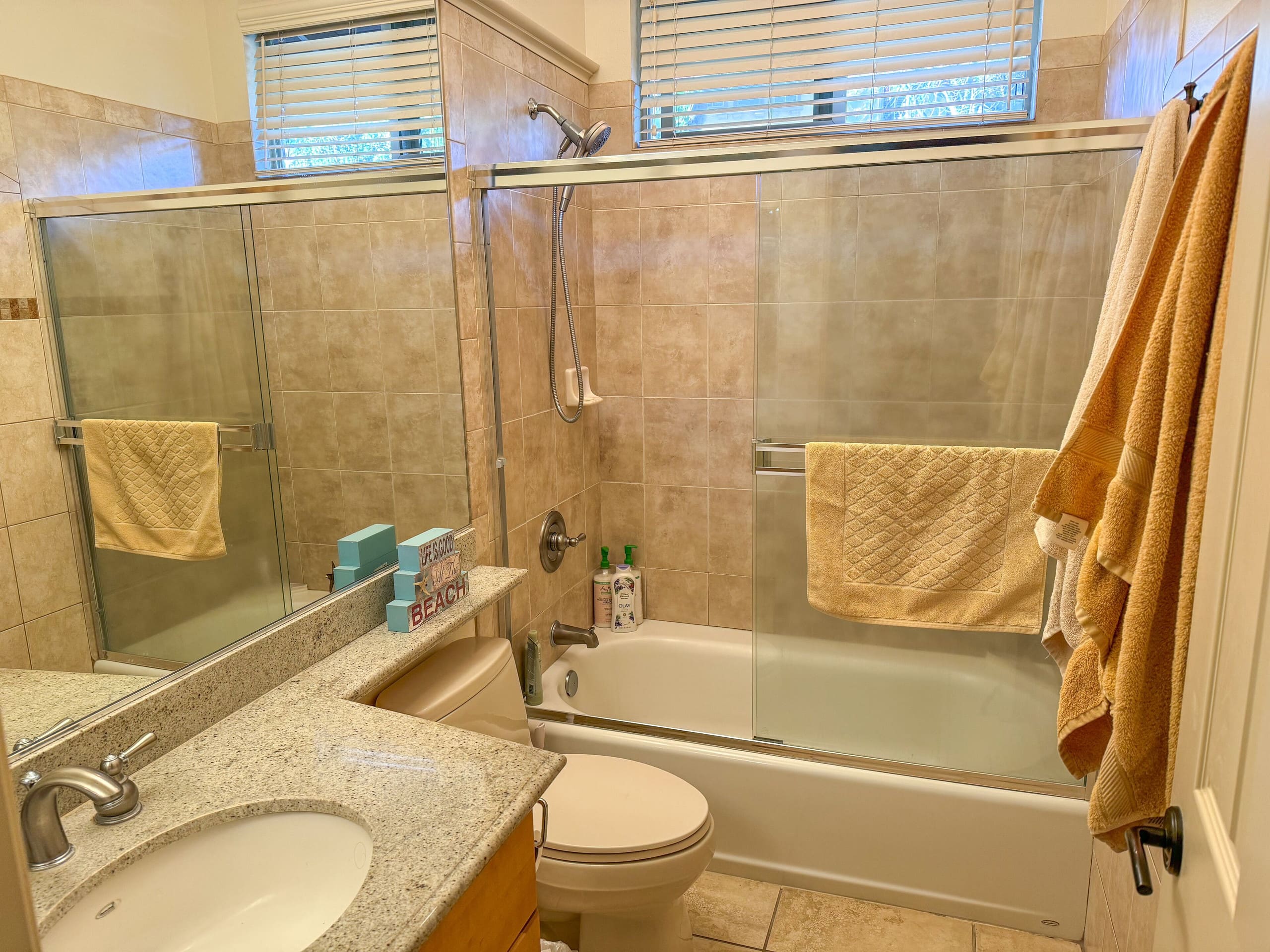 Townhouse in Kameula · ★4.95 · 2 bedrooms · 2 beds · 2 baths - Photo 28