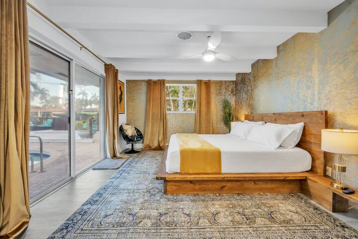 LuxWaterfront ~ HotTub ~ Games ~ LBTS gallery image 5