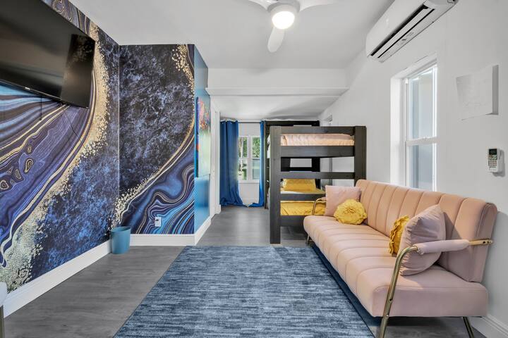 LuxWaterfront ~ HotTub ~ Games ~ LBTS gallery image 3