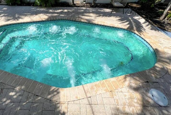 Heated Pool and Jacuzzi Serenity Oasis Lux Vegas gallery image 3