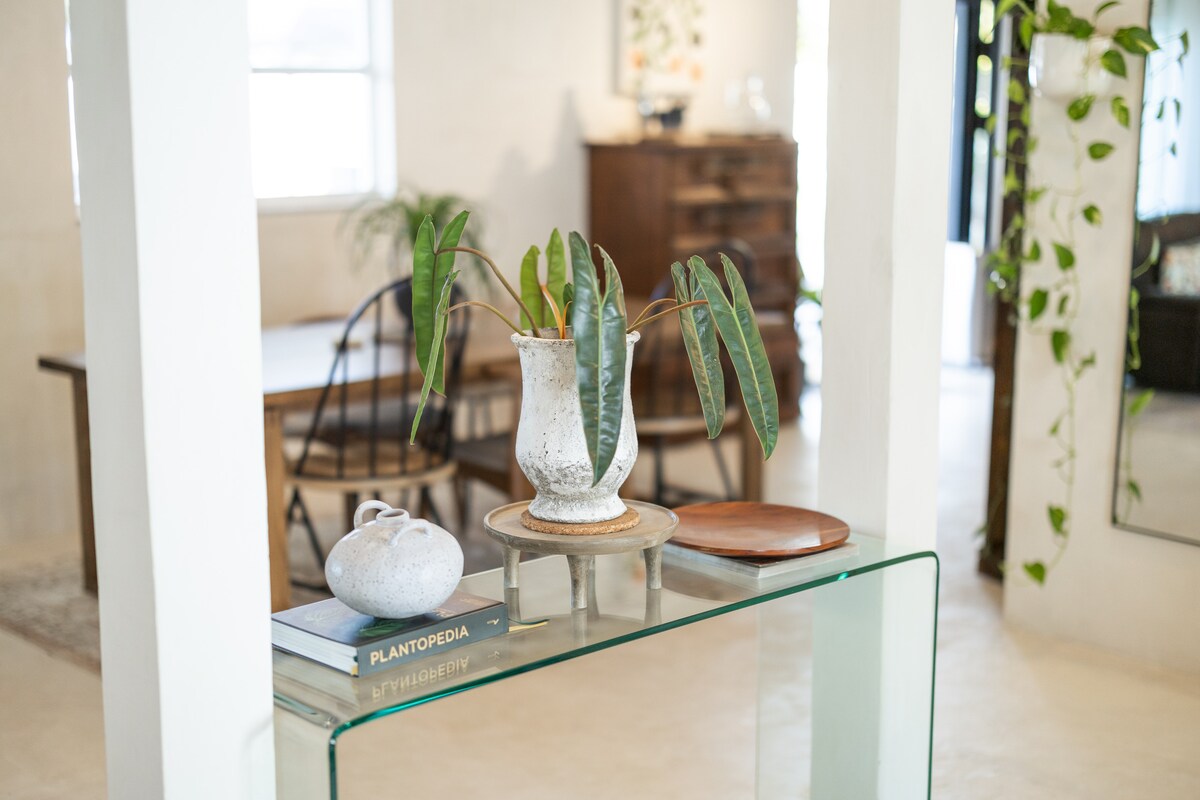 Popular Airbnb listing: Unique Home by Clearwater | Trusted Hosting Team in Largo
