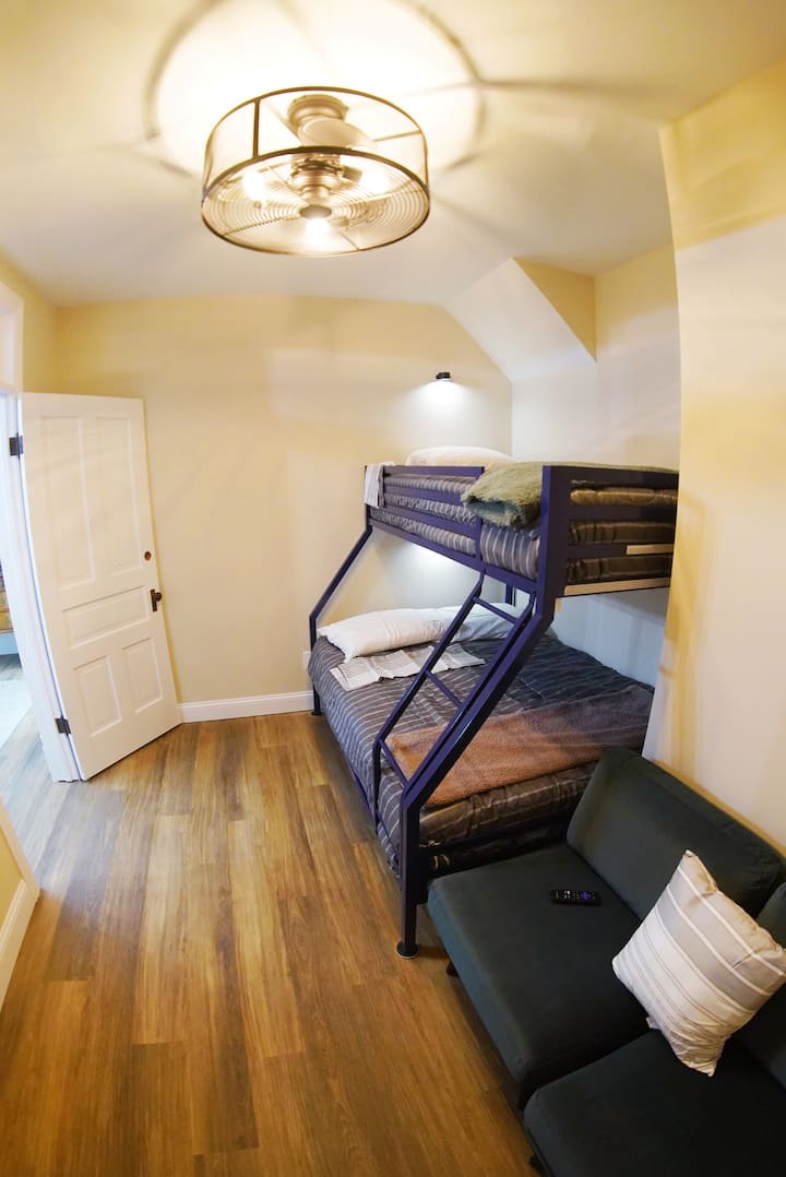 Main level bunk room, double and twin