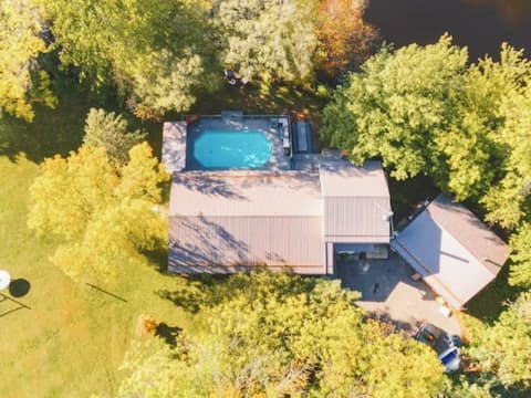 Multi-Family Cottage: Pool, Hottub, BBQ, Bonfire