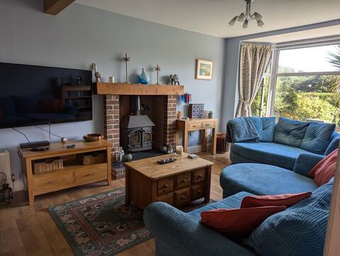 Popular Airbnb listing: Spacious house near beach in Dorset
